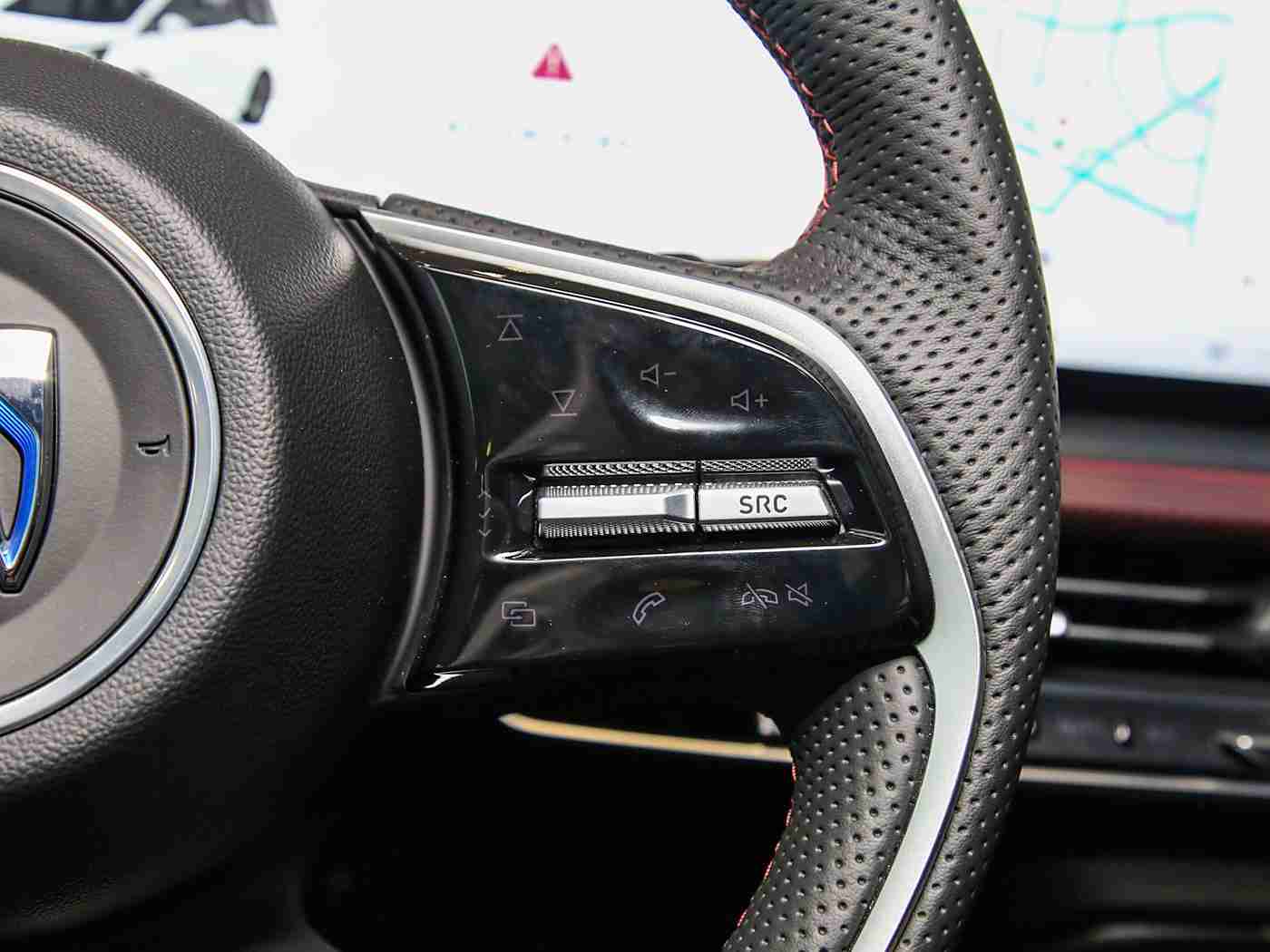 一级二级调色大片的经典实例：色彩革新，车界艺术新篇章-1