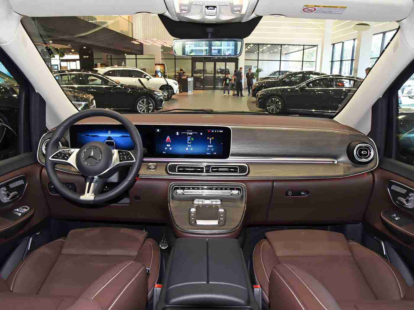 女生让男生诵：“关爱女性驾驶者，新车型诠释智能化与人性关怀，引领汽车行业创新潮流”-2