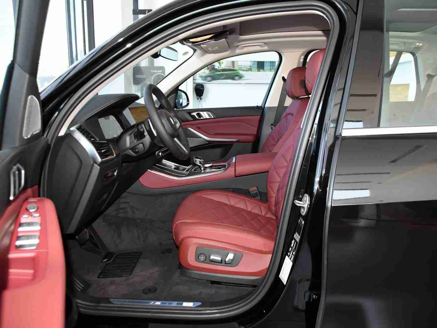 国产 刺激 高潮 AV：国产新锐崛起，高潮AV车型惊艳亮相，性能卓越引领潮流风尚-4