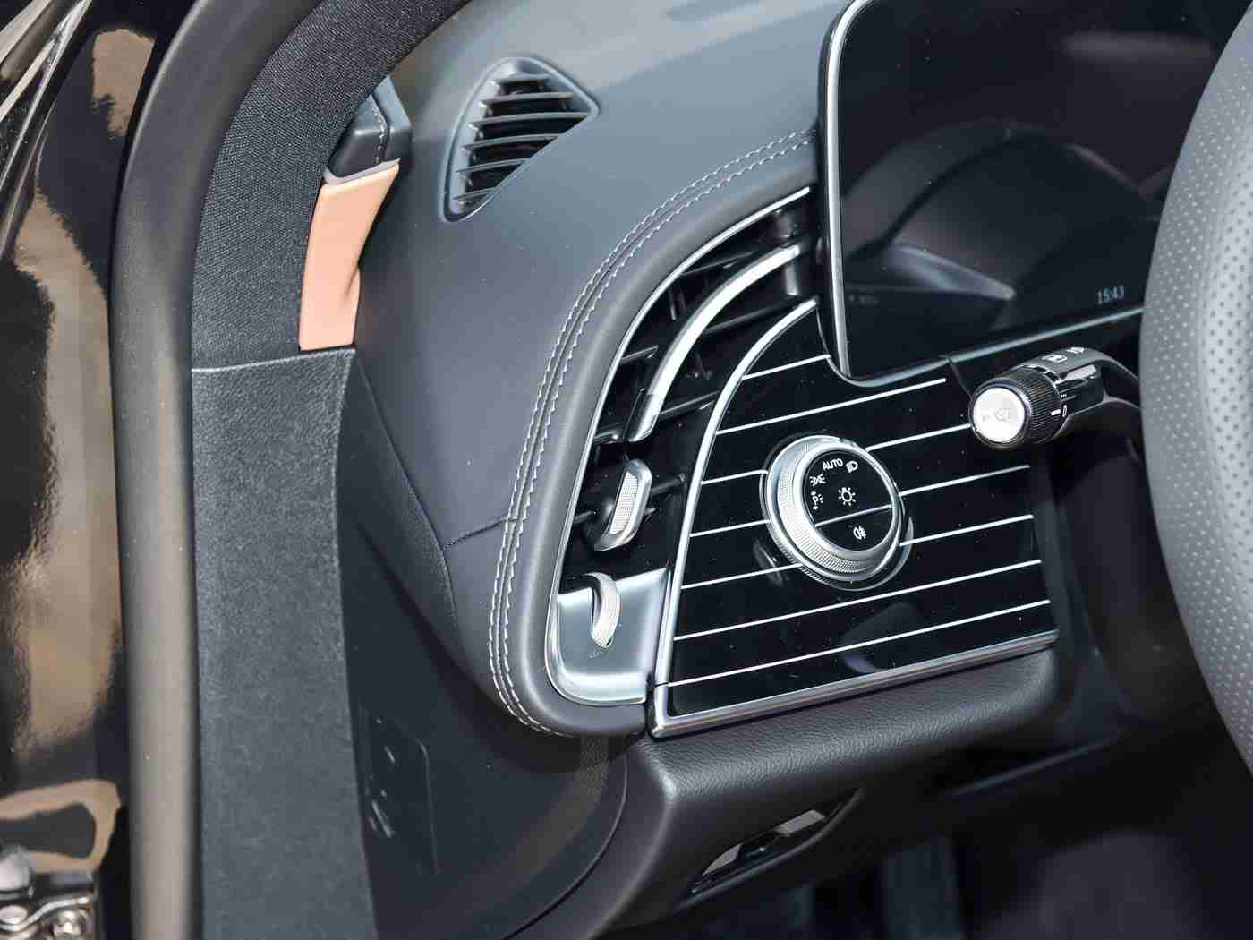 黄软件app下载3.0.3免费vivo：“黄软件app 3.0.3版本全新升级，vivo用户免费享车辆管理新体验，便捷出行无忧”-2