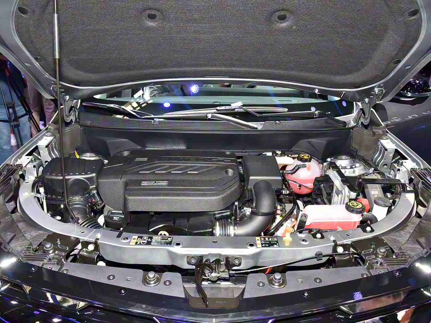 女人与公豬交酡全过程：新能源汽车领跑市场：500公里续航，智能驾驶新体验，环保时尚两不误-3