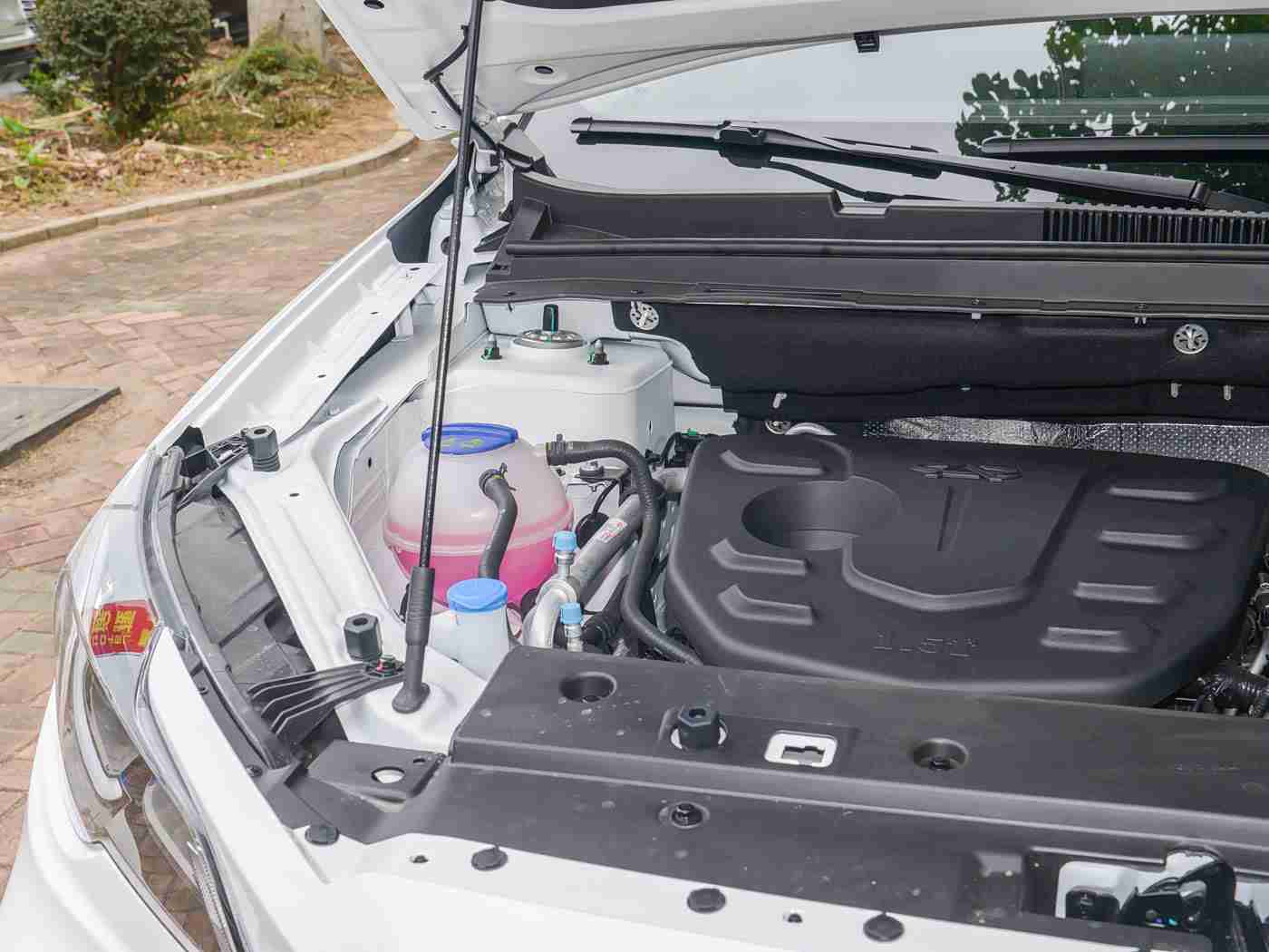 陈冠希阿娇13分49秒：明星跨界引关注，汽车盛宴启新篇-5