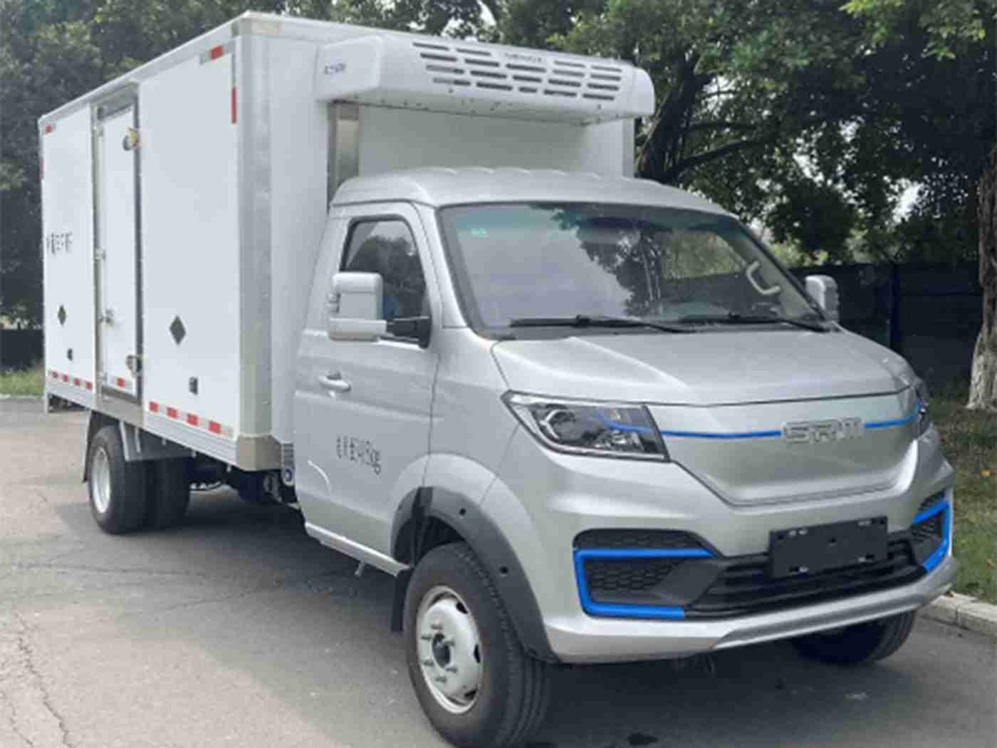 爱情岛vip永久入口：“颠覆传统驾驶体验：创新智能汽车系统引领行业变革，打造未来出行新标杆”-1