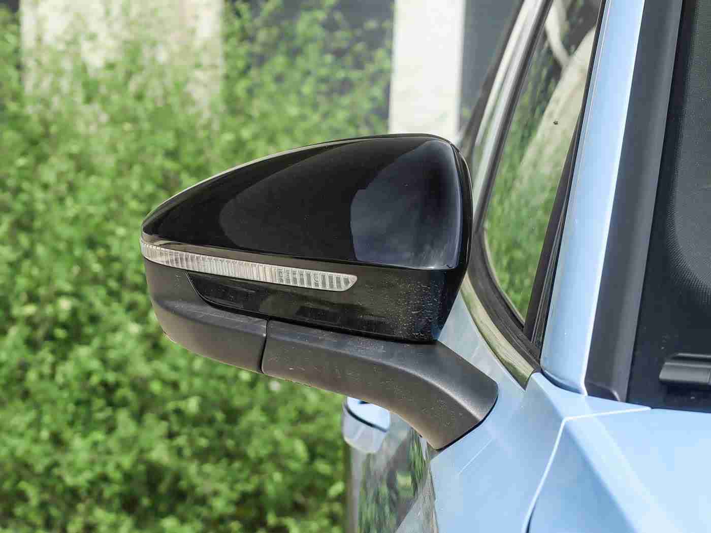 黄色软件app3.0.3：汽车行业新变革：智能应用助力，全面服务打造汽车生活新体验-2