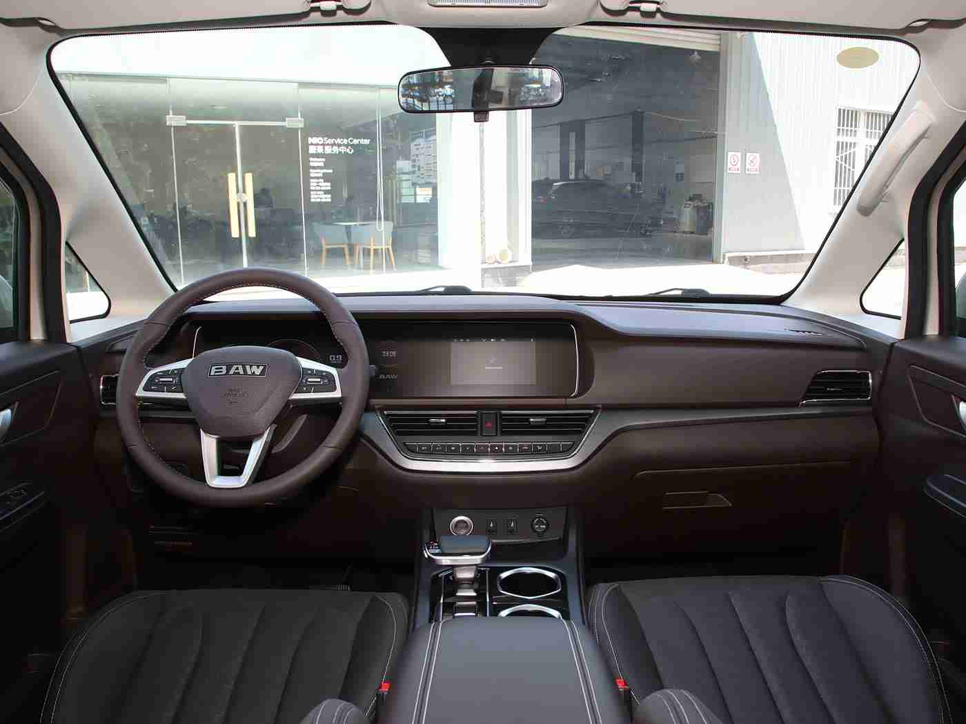 国产剧情自拍：国产汽车新潮流：首款“剧情自拍”功能惊艳亮相，引领驾驶新体验-5