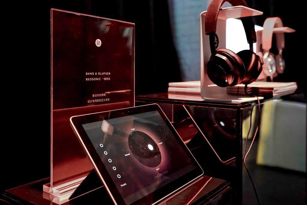 黄软:汽车市场新宠儿,独特设计+卓越性能,黄软引领潮流,引领未来驾驶体验-1