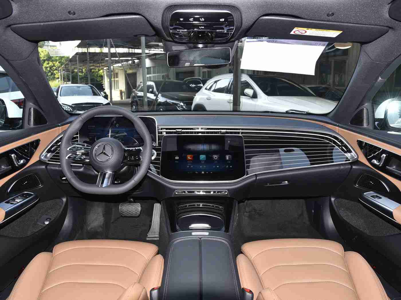 黄色下载安装：智能系统升级，便捷娱乐新体验：知名品牌汽车引领智能驾驶新时代-4