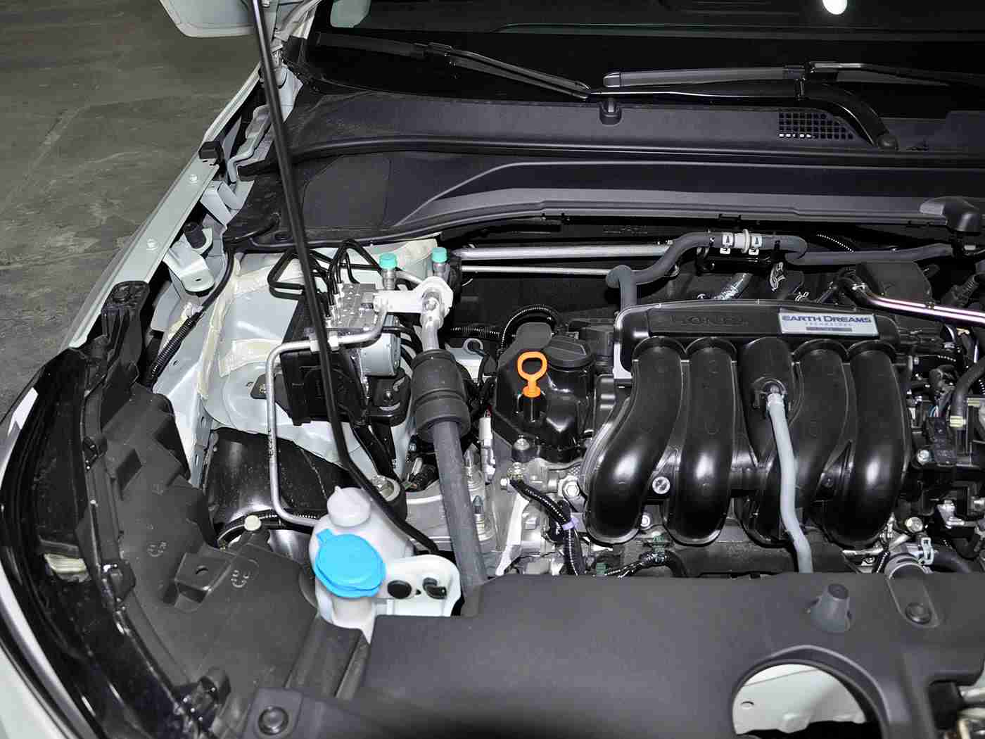 18岁以下不能下载的软件：汽车智能新纪元：揭秘车载软件应用，解锁行车安全与娱乐新体验-2