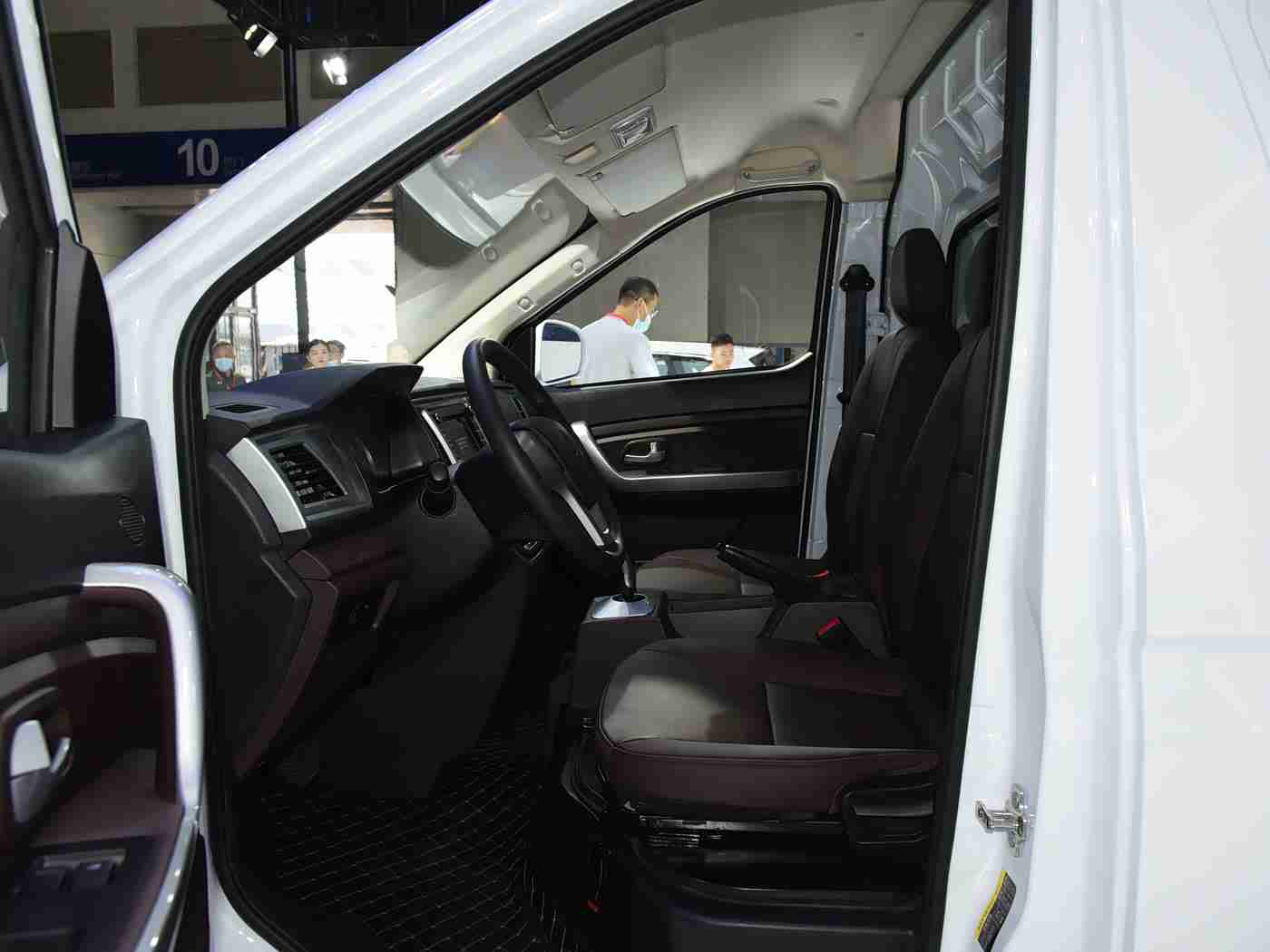 黄色轻件：“创新轻量化材料助力汽车产业升级，环保新利器“黄色轻件”引行业关注”-2