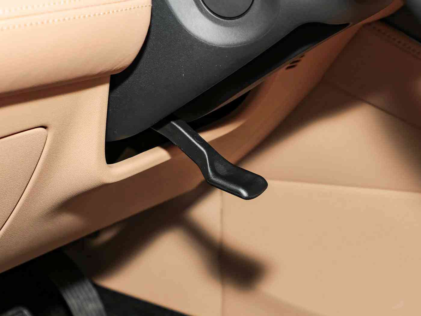 爱情论坛亚洲品质自拍：品质卓越，性能卓越，“自拍”新风尚：探索引领行业潮流的全新汽车-3