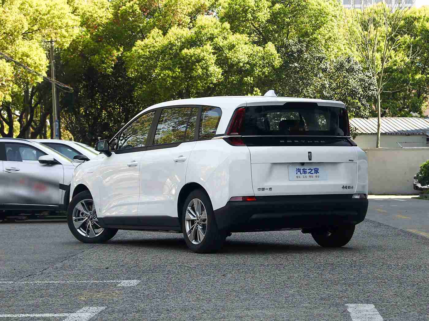 婷婷综合:新能源浪潮席卷,我国新能源汽车市场迎来高速增长新篇章-1