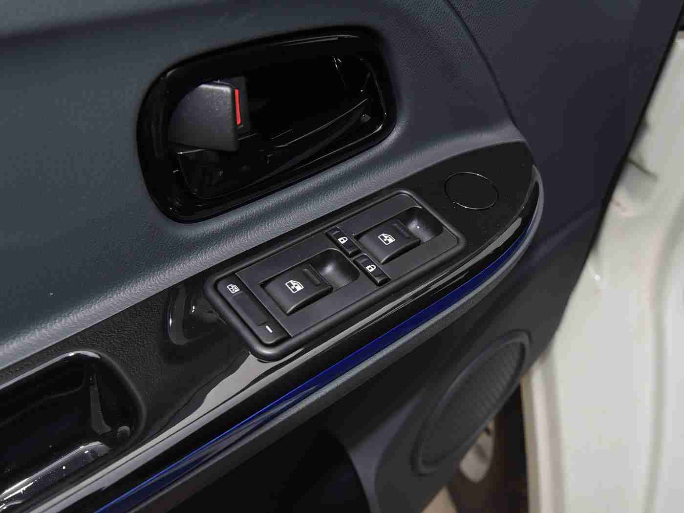 XVDEVIOS中文版安装包功能介绍：汽车智能新潮流，XVDEVIOS助力驾驶体验升级-2