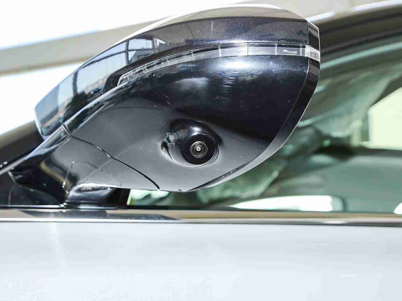 日本 奴役 捆绑 受虐狂：“束缚中的速度狂潮：揭秘独特设计高性能新车型”-1