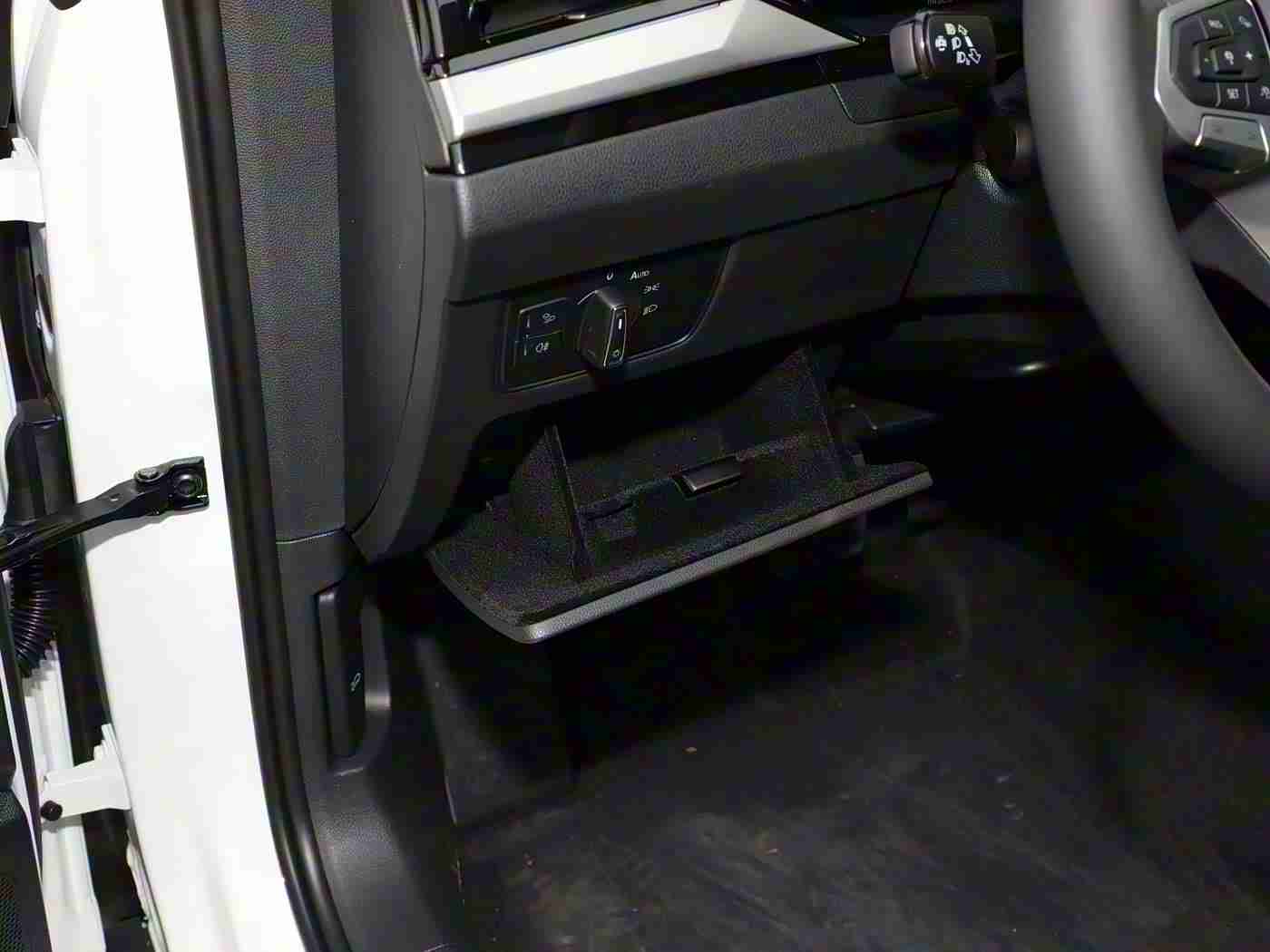 国产成人a片：“国韵新潮，智享绿行：成人A车型，颠覆传统驾驶体验”-1