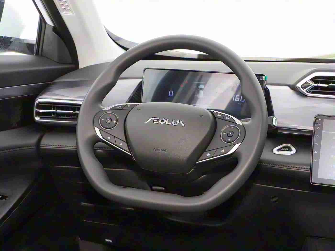 男同视频网站：汽车新视角，车迷共话未来-3