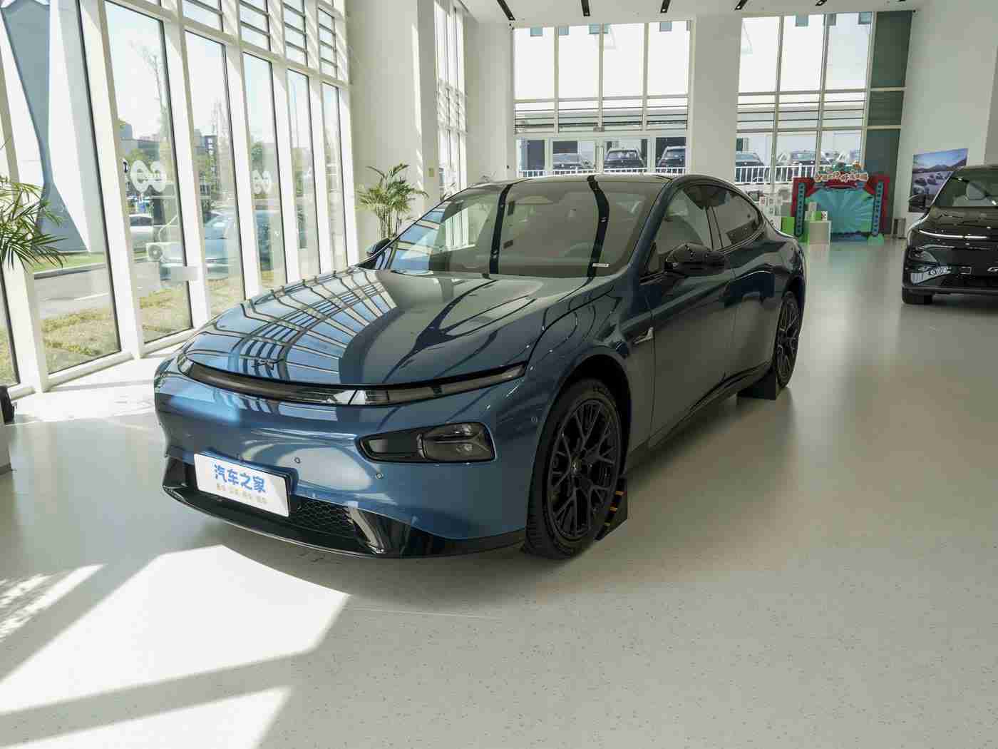 小小拗女BBwBBwBBHD：新能源汽车新宠：个性环保“拗女”车型引领潮流，期待市场表现-2