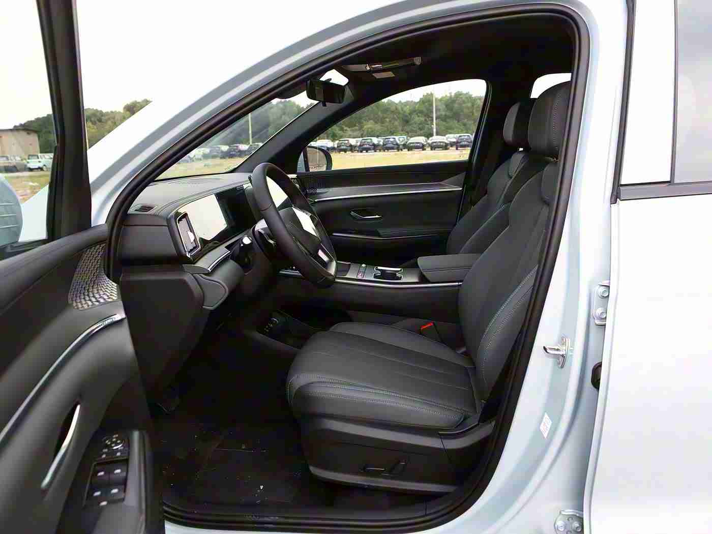 胡桃大战史莱姆:特斯拉Model S与蔚来ES8巅峰对决:新能源汽车市场风云再起,中国品牌崛起正当时-5