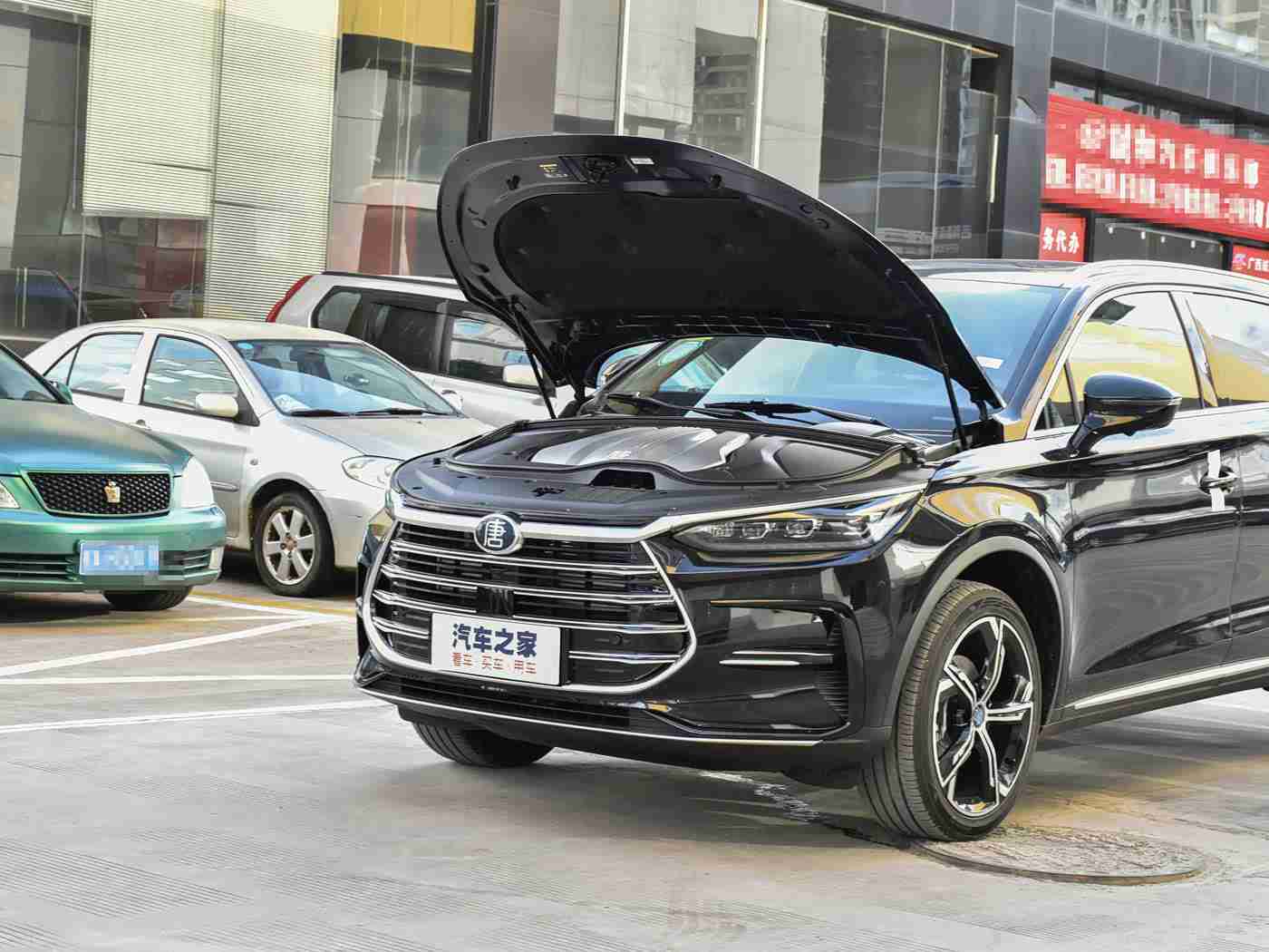 中文AV电影：智能驾驭，视听盛宴，未来座舱娱乐新篇章-1