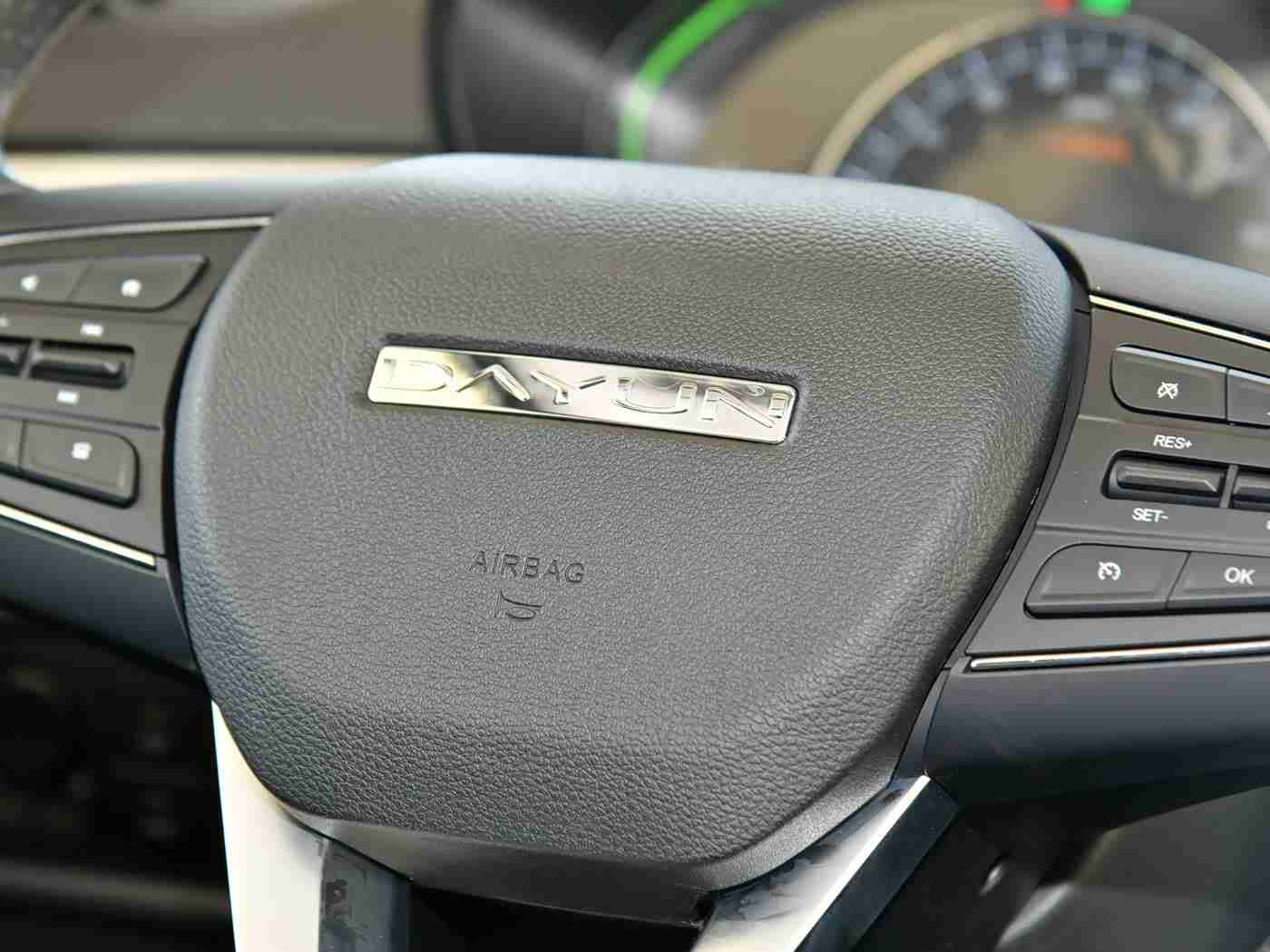 黄色软件导航：科技赋能出行新体验，智能导航引领汽车行业变革-2