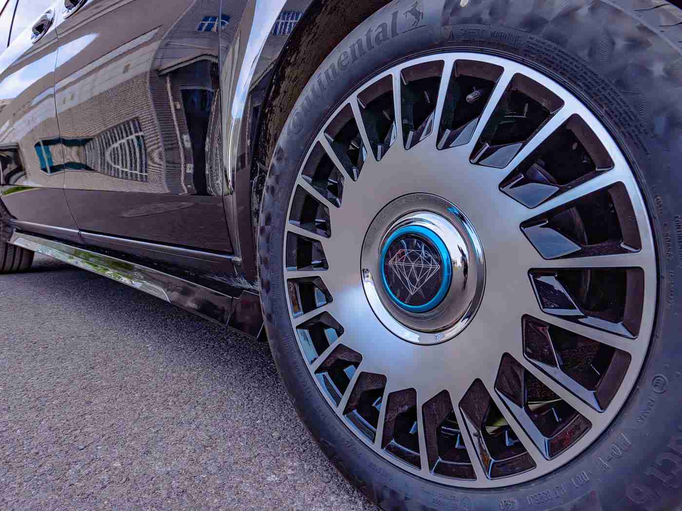 打扑克又疼又叫软件下载:智能驾驶新风尚:“打扑克又疼又叫”软件下载引热议,创新体验引领汽车行业新潮流-5