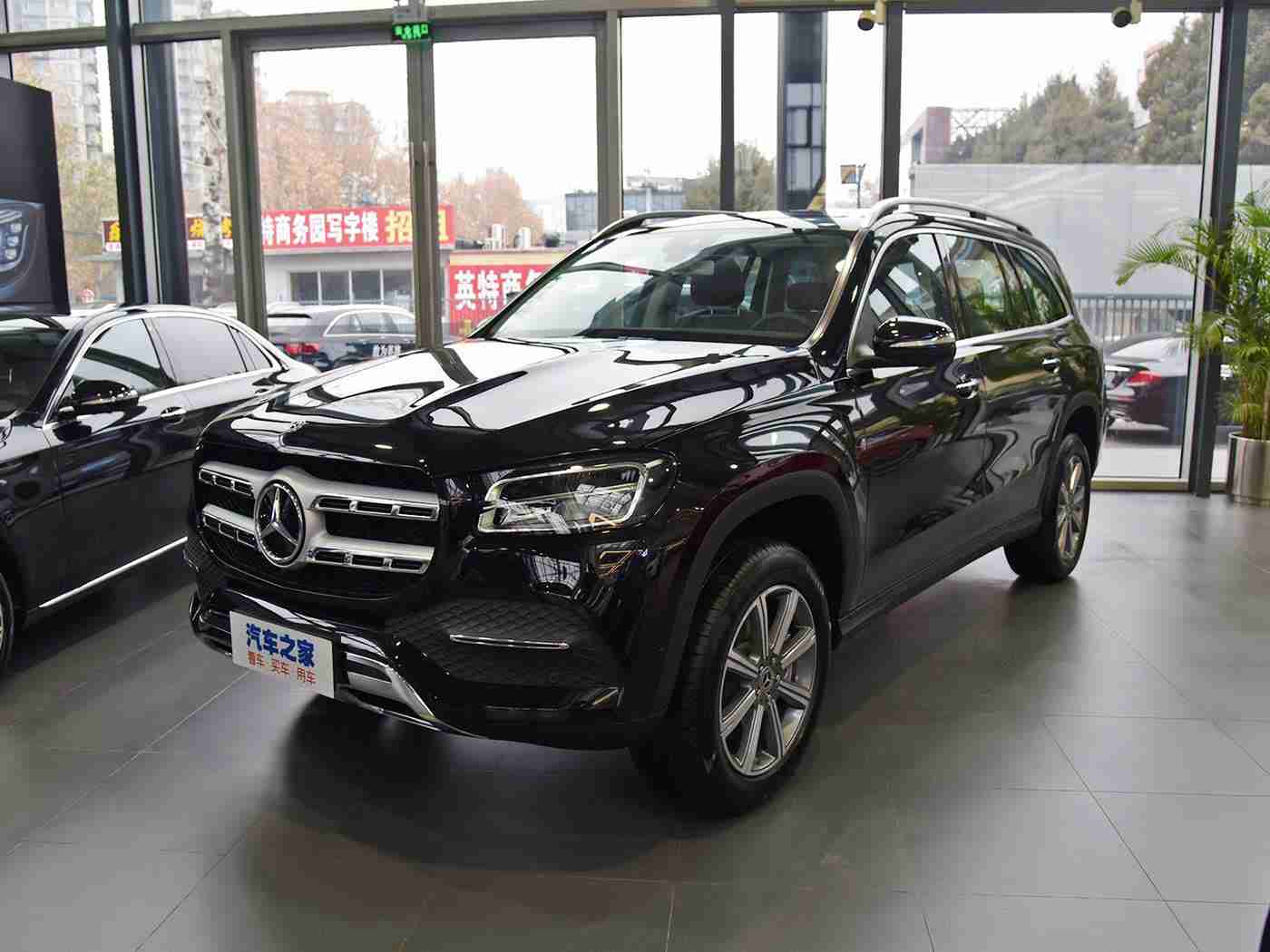 从客厅到厨房一直到卧室：“科技革新汽车生活：智能家居互联，打造移动温馨家园，未来驾驶体验升级”-1