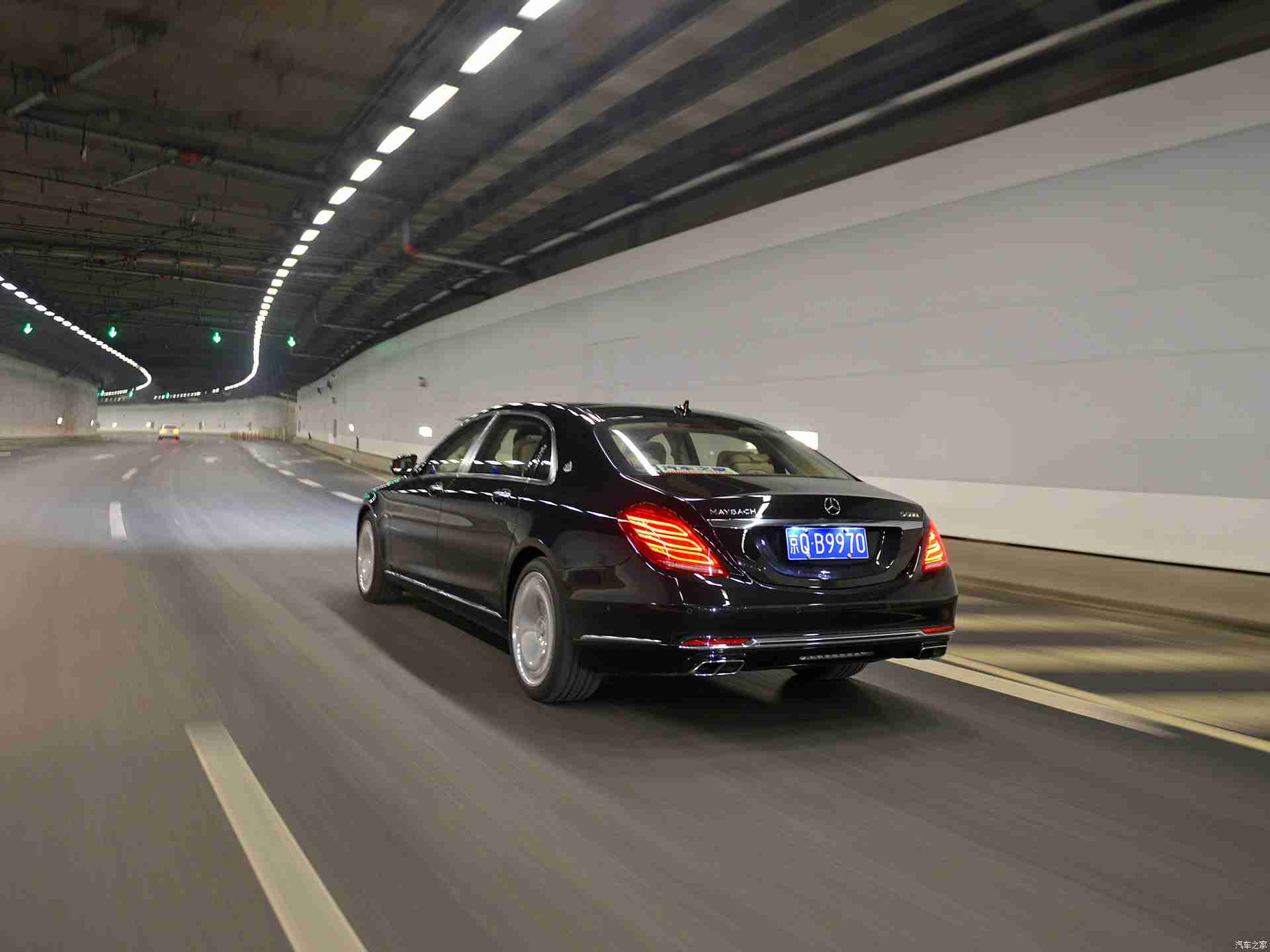 四位少妇按摩记：都市车主新宠：汽车按摩功能缓解驾驶疲劳，提升生活品质-2