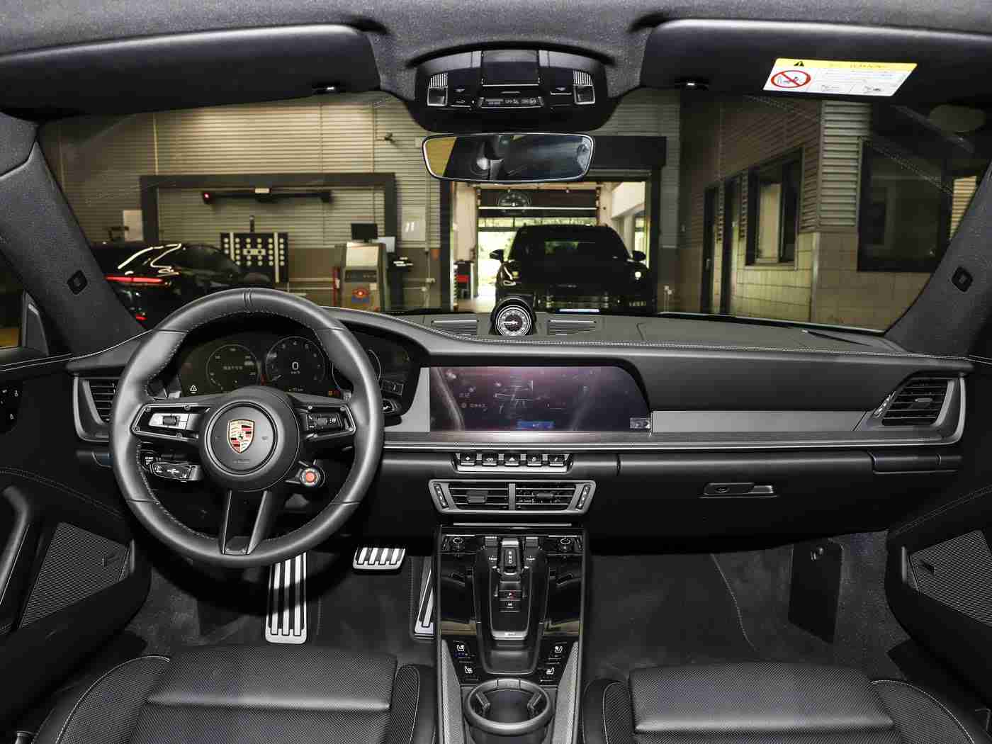 男生女生一起差差差差：全新SUV风靡市场，男女消费者争相追捧，时尚驾驶新潮流-3