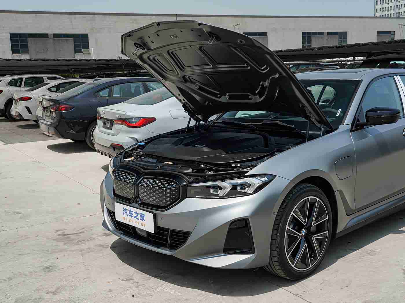 男生和女生叉叉：汽车市场性别差异大揭秘：男女消费者购车偏好大比拼-2