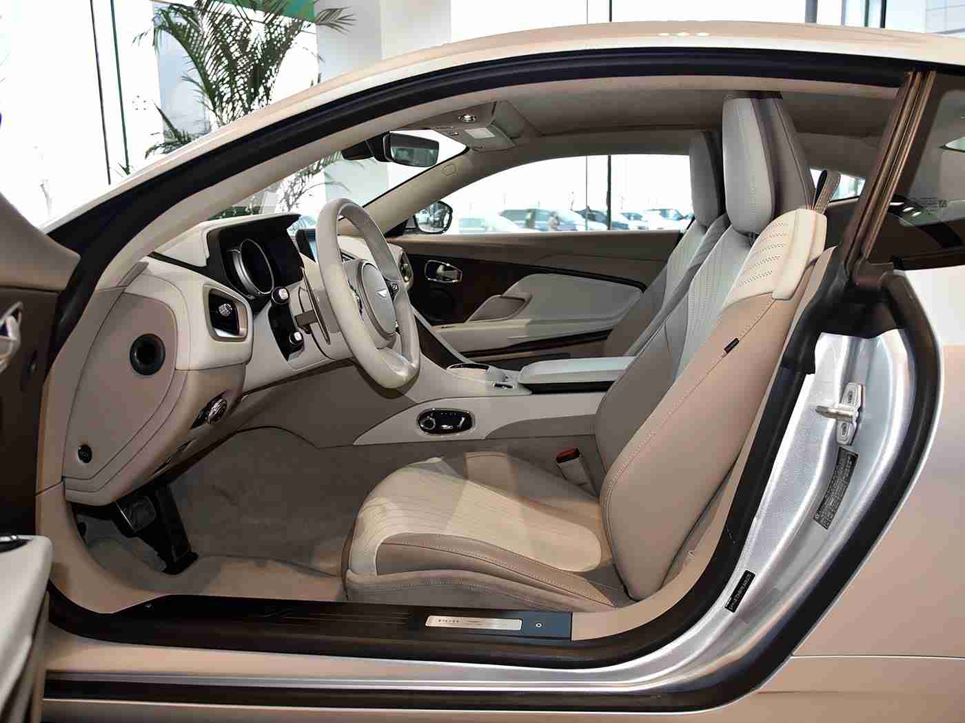 阿娇陈冠希13分49秒无删减：新能源汽车续航惊人，智能配置领先，外观时尚，价格亲民，绿色出行新时代已来-1