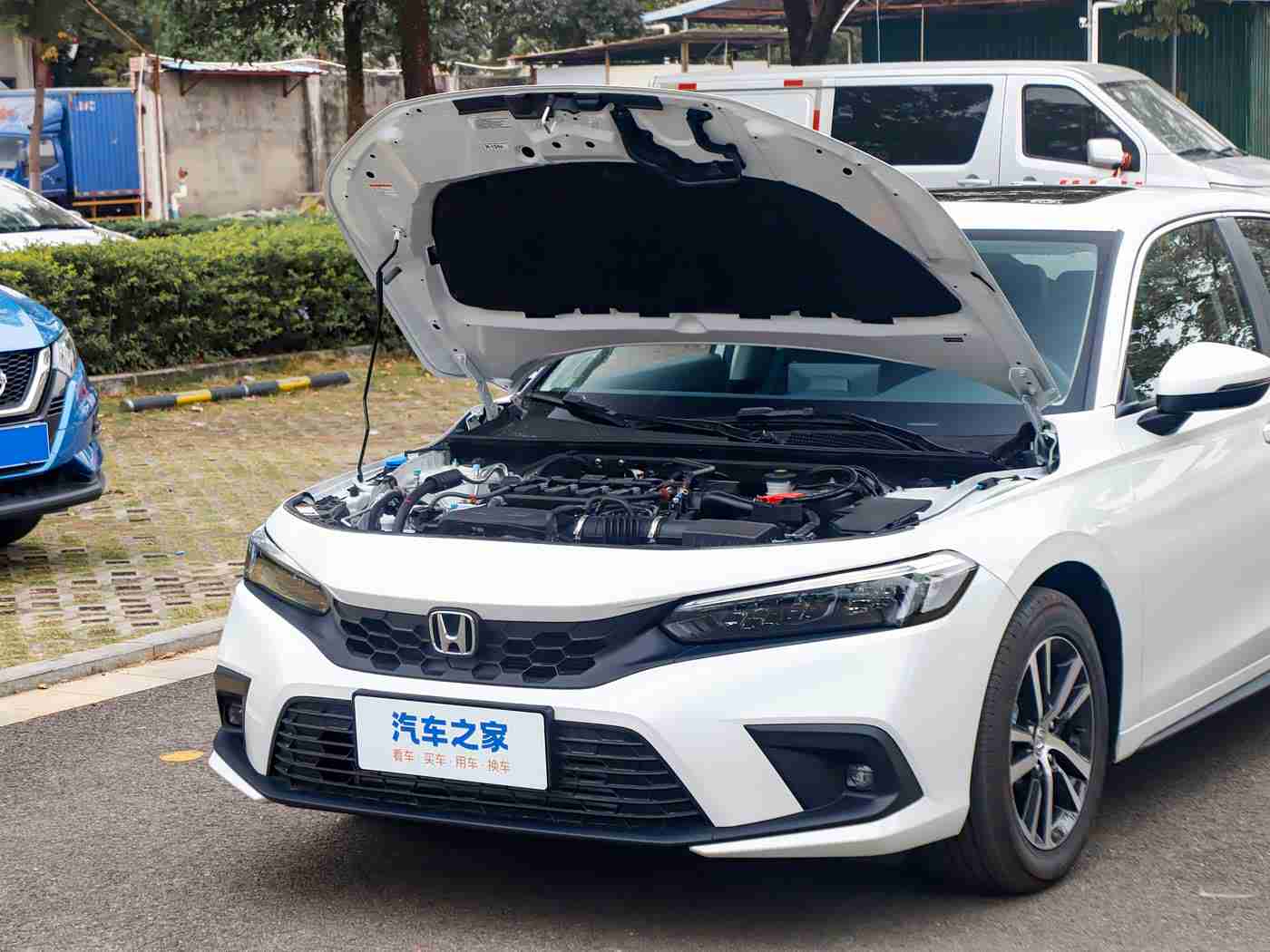 明星被操:“明星代言加持,全新车型性能卓越,外观时尚,内饰豪华,引领汽车行业未来潮流”-1