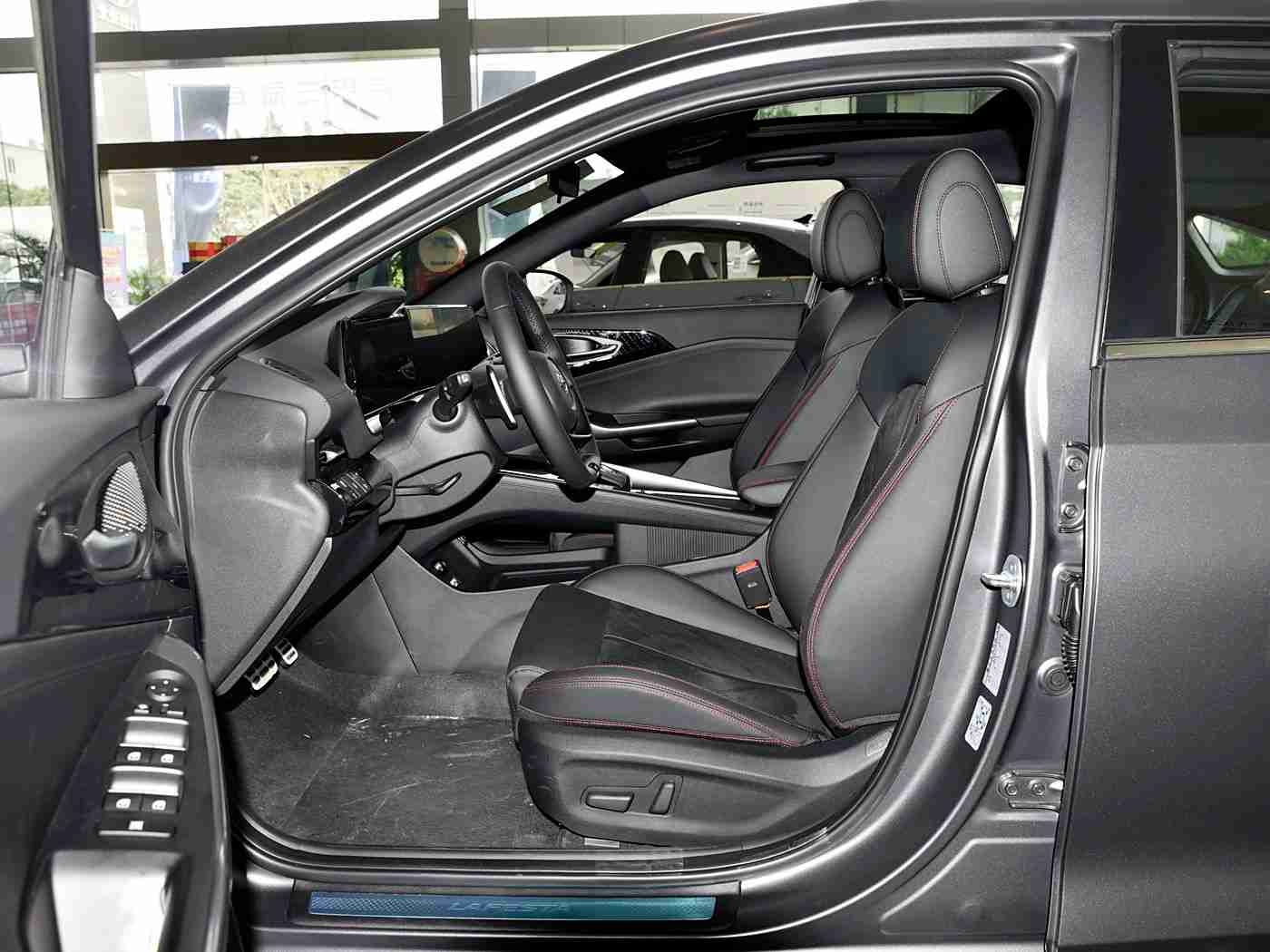 黄色软件下载3.：汽车软件新宠：创新科技打造便捷驾驶体验，智能生活一步到位-1