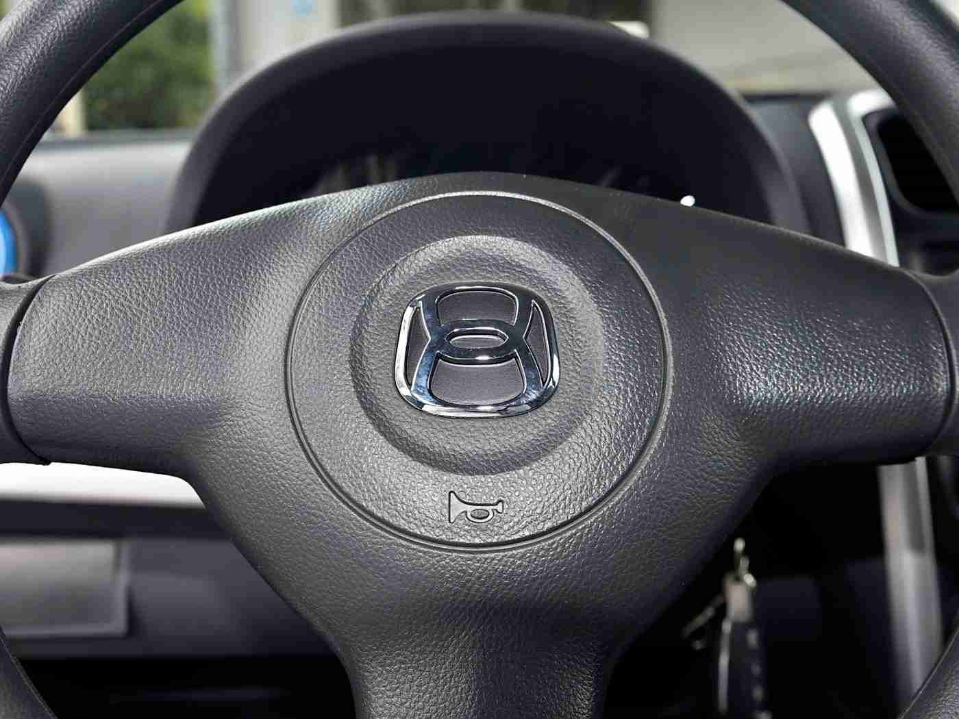 网站晚上你懂的：夜幕霓虹下，轻启驾驭传奇，颠覆想象未来驾趣-4