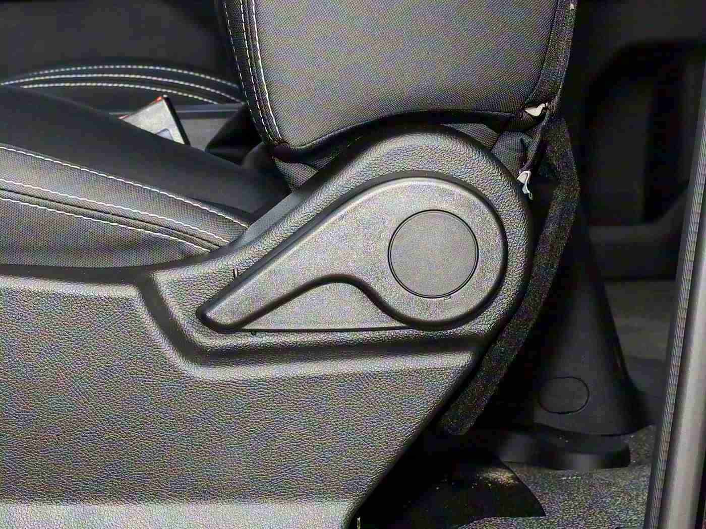 男女一起差差差软件：“智能驾驶新潮流：社交融合ADAS技术，打造趣味安全新驾驶体验”-2