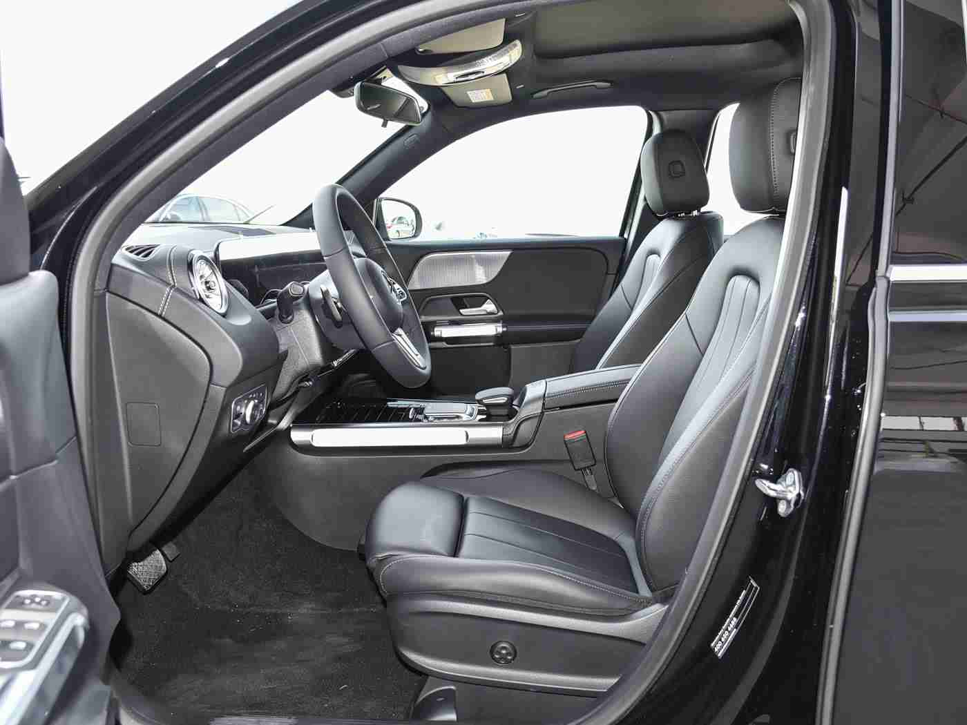 国精产品乱码一区一区三区四区：国产汽车品牌显示屏乱码事件：品质问题引发担忧，企业迅速应对-2