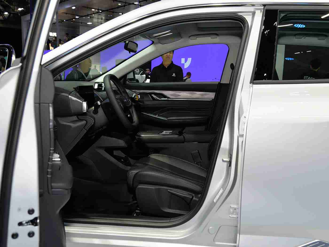 吃瓜不打烊：夏日车海盛宴，新能源汽车领航未来-3