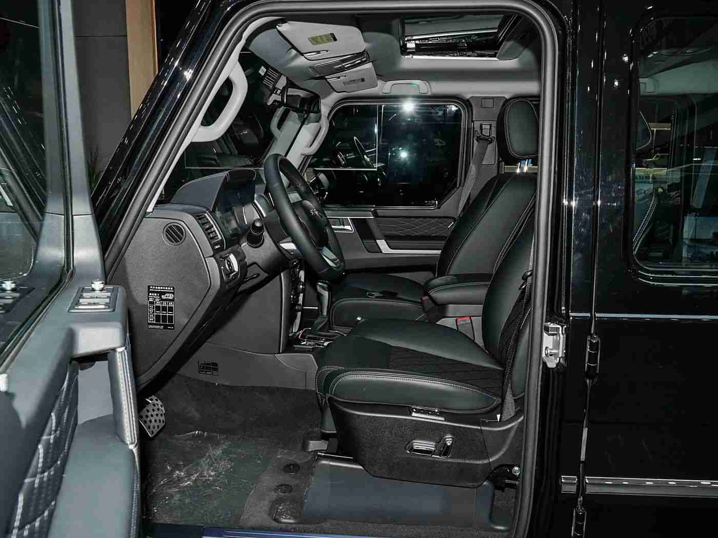 美女脱衣服APP：汽车智能化浪潮来袭：创新互动引领未来出行体验-4