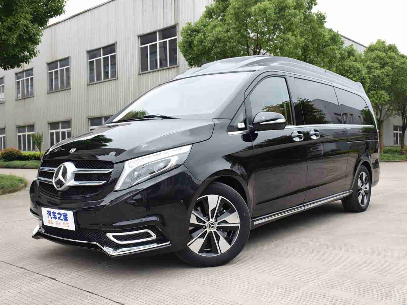 两个人看的www:时尚穿梭,科技驾驭,未来座驾尽显风采-2