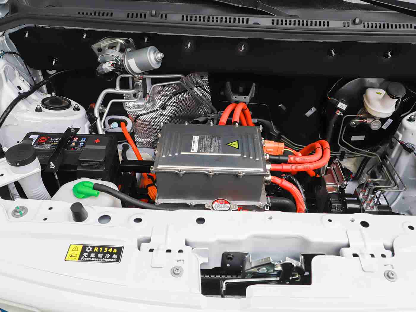 XAXManantaUzunHaya的来源和含义：全新概念车XAX亮相，独特设计诠释永恒经典与探索精神，未来科技引领汽车潮流-3