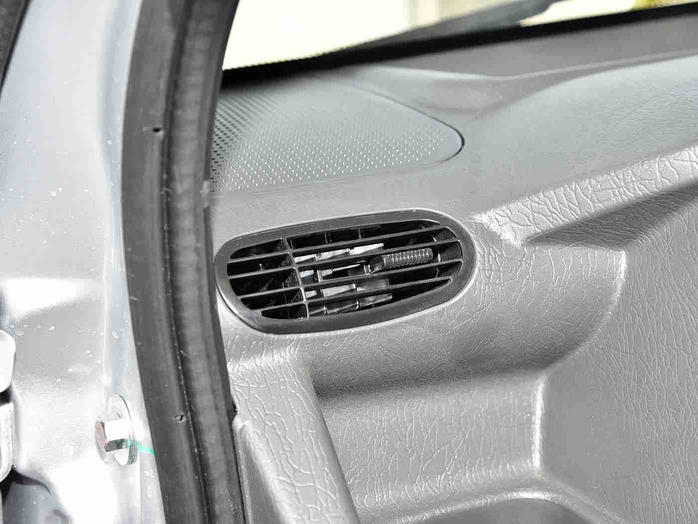 国产色av：国产新锐崛起，色AV系列车型惊艳亮相，性能与时尚并存，亲民价格震撼市场-2