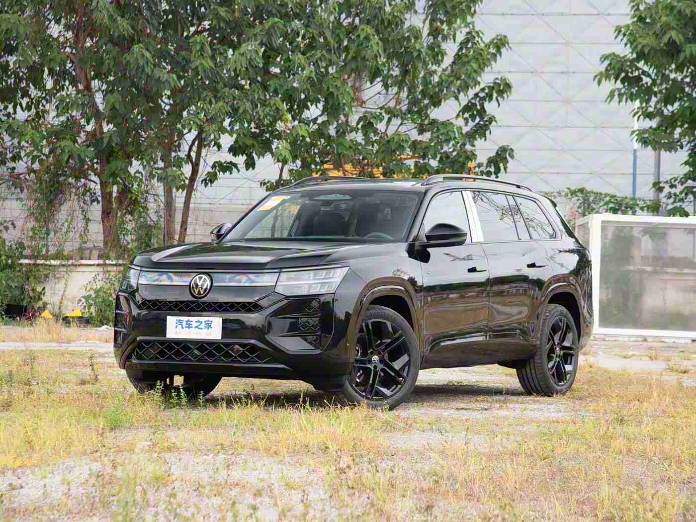 国产成人色播：国产新锐领航，科技赋能，智能豪华座驾引发市场瞩目-4