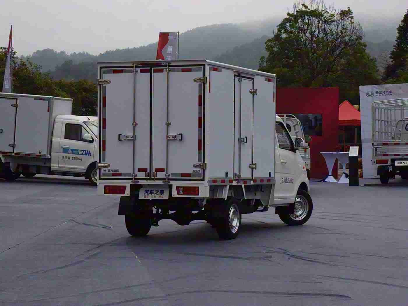 18岁以下禁止下载：未成年人安全护航：汽车行业禁令出台，防沉迷、保健康，守护青少年成长之路-1