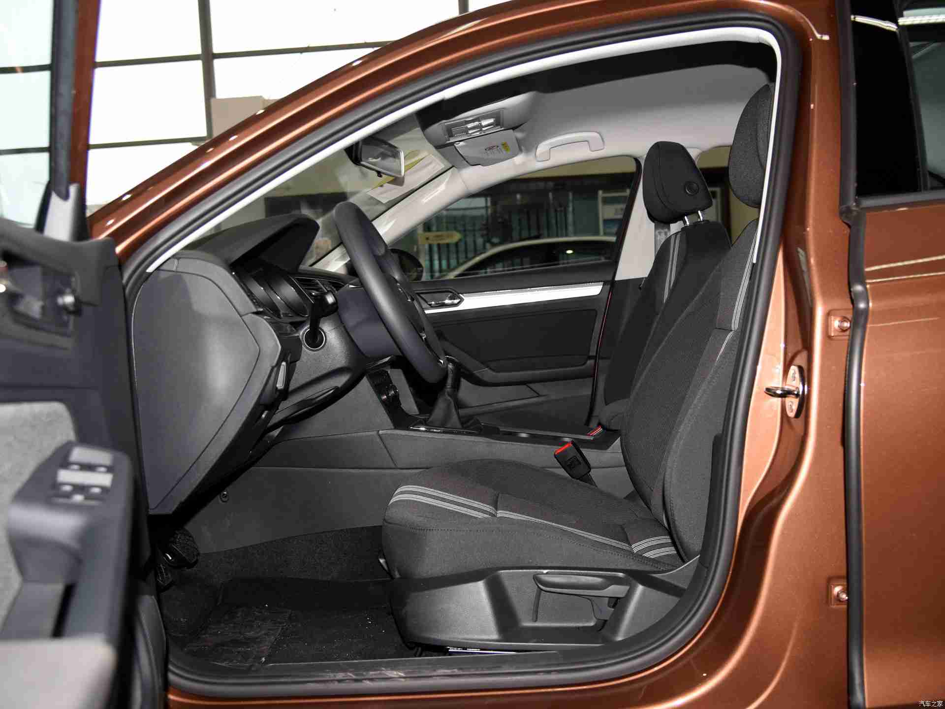 黄色软件下载免费OPPO：OPPO新软件受热捧：海量内容一键下载，畅享智能生活新体验-2