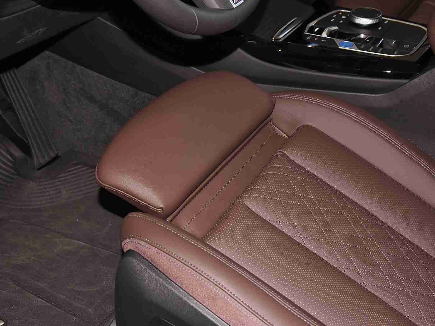 三上和结城最火的三部剧：汽车市场新焦点：三上结城两大品牌热销车型盘点，性能与时尚兼具引关注-1