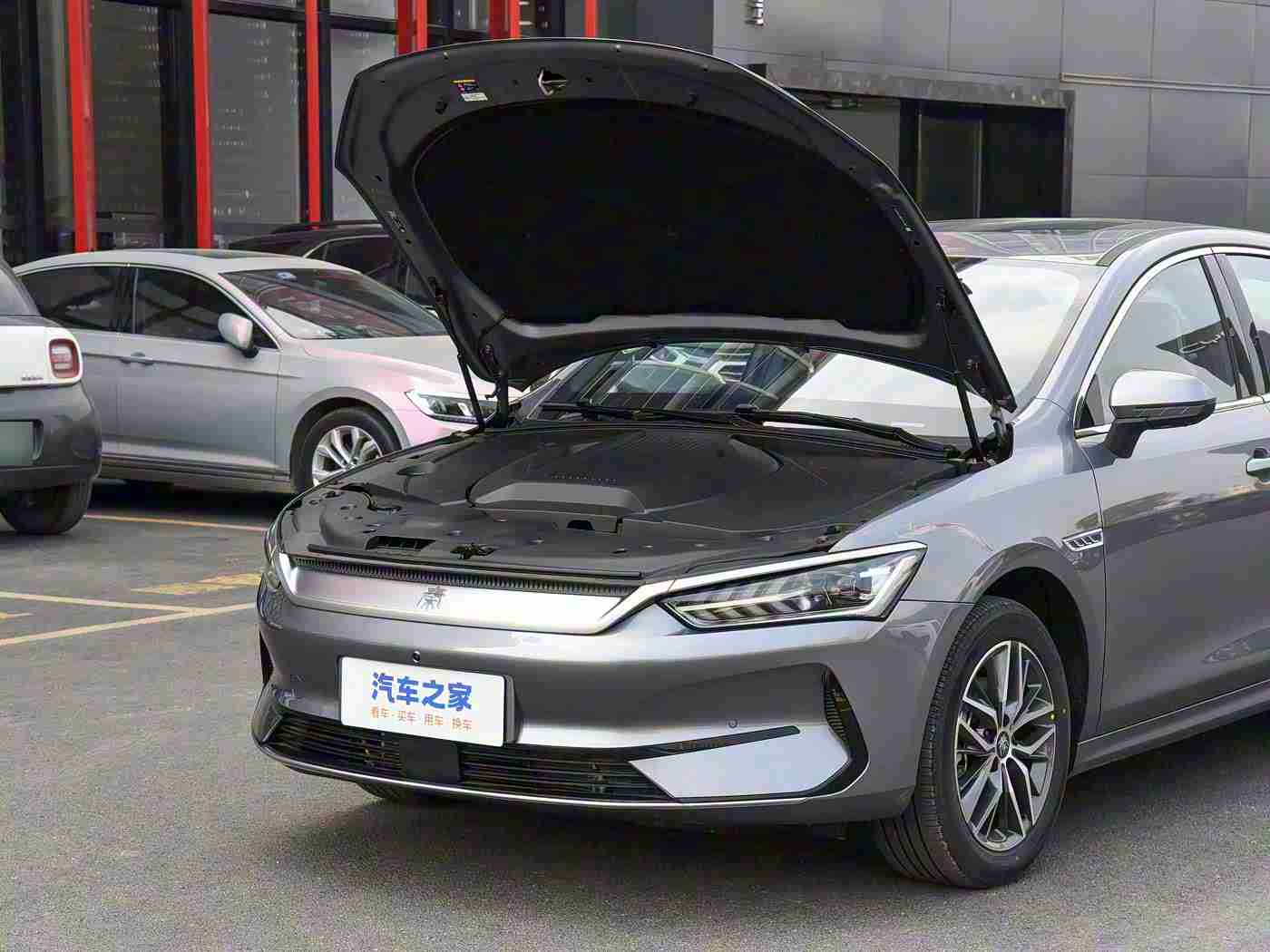 我与亲女曰B：电动风尚领航者，智享出行新境界-1