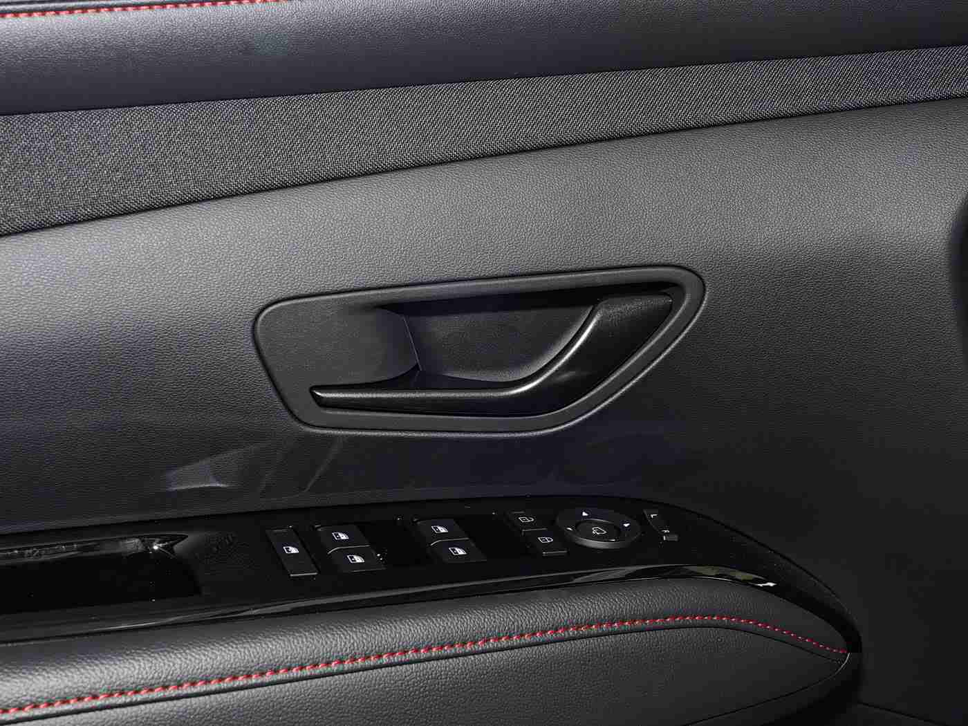 色多多成人版：动感潮流领航者，智享环保新纪元，未来出行新篇章-2