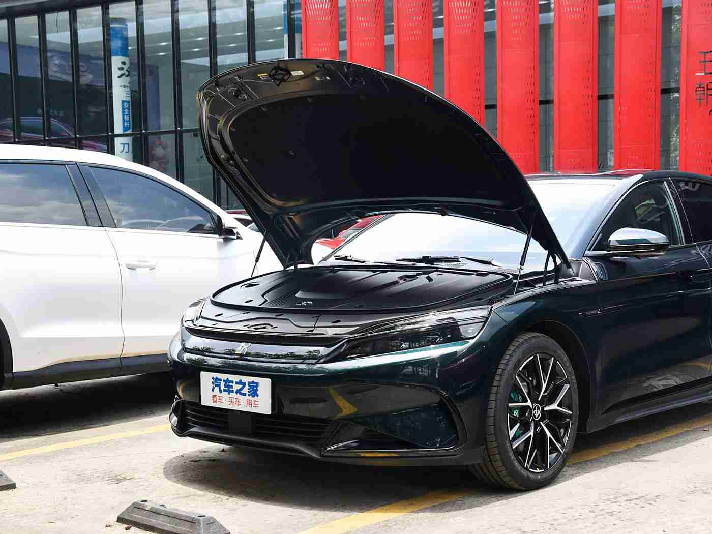 小處女末发育嫩苞AV：“续航600公里，智能环保新升级，革命性电动汽车引发关注，中高端市场备受瞩目”-3