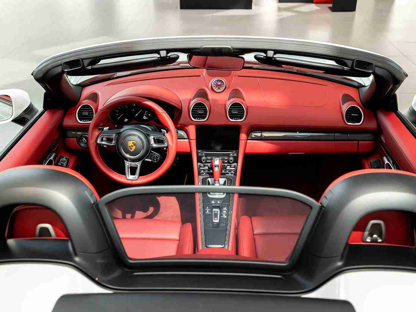 18摸软件：智能驾驶新突破，＂18摸＂软件助力行车安全与便捷-1