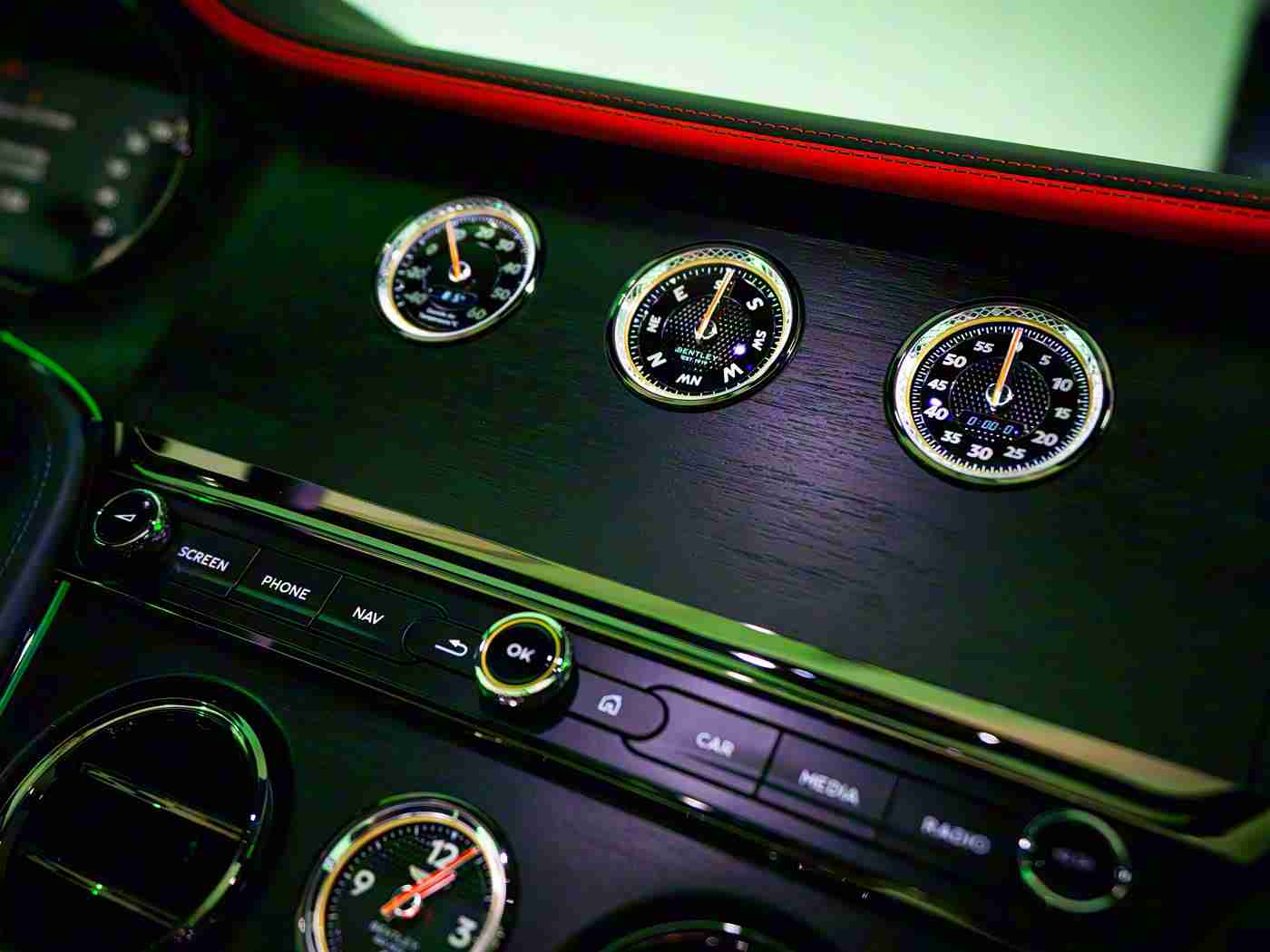 我让娇妻尝试黑老外3p：“黑老外灵感碰撞，我国汽车品牌颠覆性概念车亮相，引领未来出行新潮流”-3