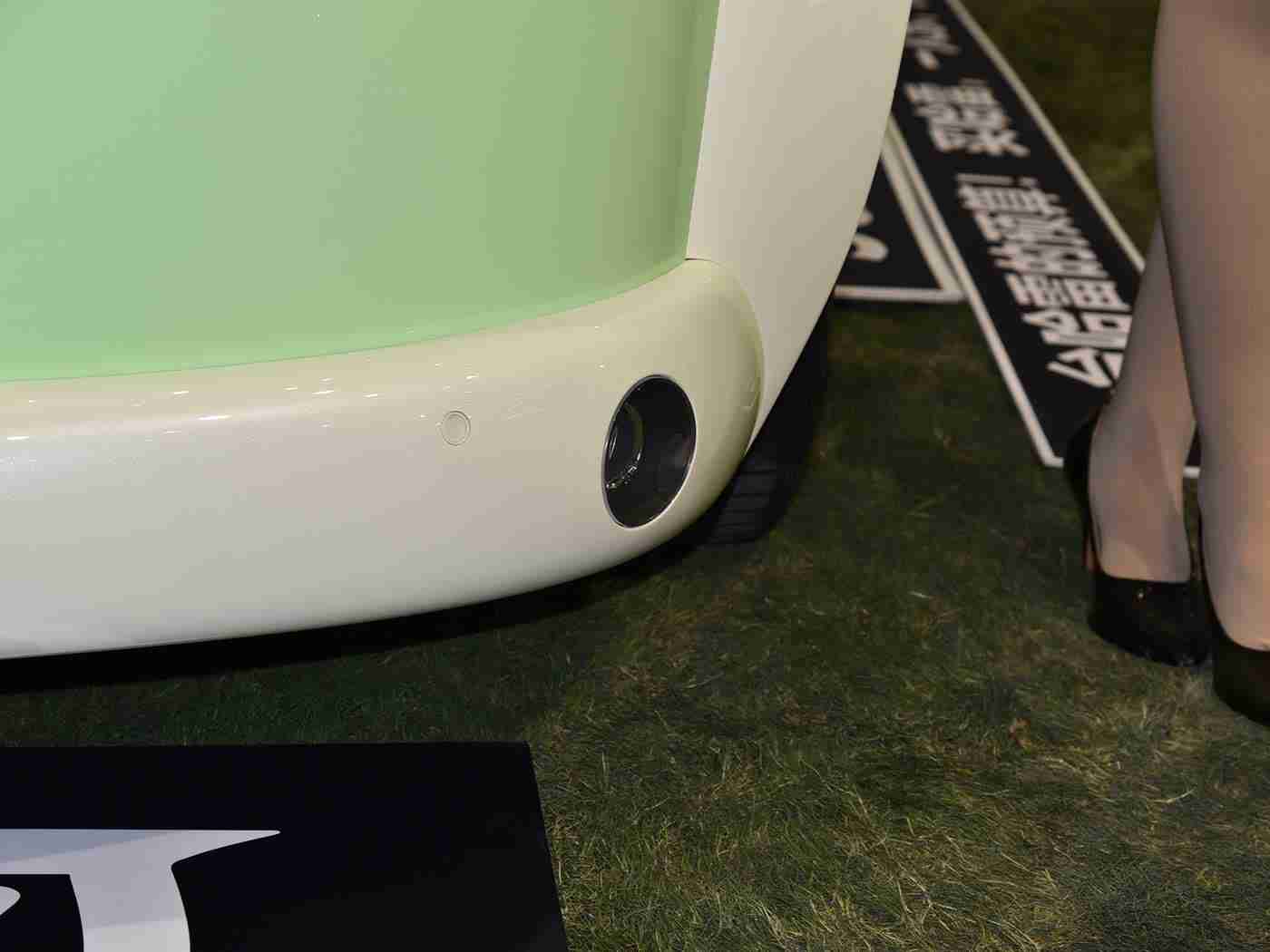 黄色WWW：亮黄色潮流之选：揭秘个性运动车，引领汽车界时尚新潮流-2