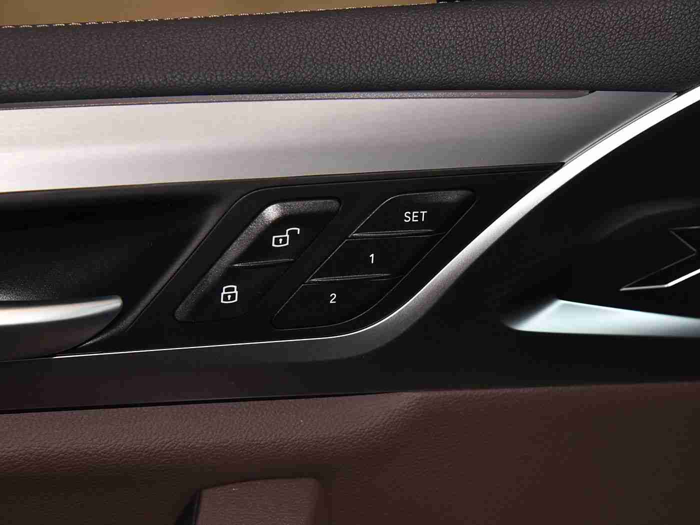 亚洲有码一区:新能源汽车崛起,亚洲汽车市场激战正酣,多元化布局迎接挑战-1